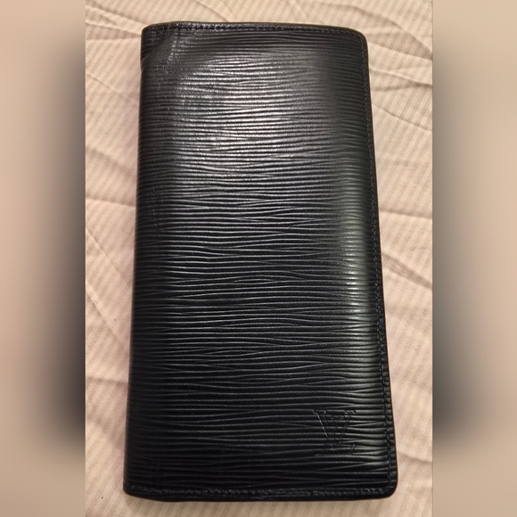 Louis Vuitton EPI  Brazza Wallet. VGUC - Picture 1 of 10